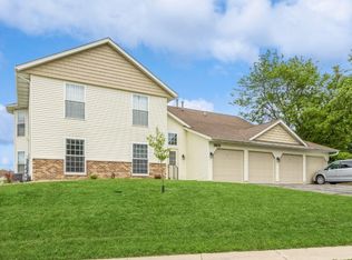 3602 Foxborough Ter NE APT B, Cedar Rapids, IA 52402
