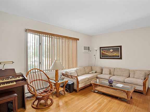 5th image of 19 Newport Beach Blvd