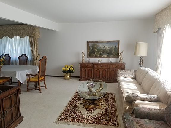 2nd image of 8810 Magnolia Ct