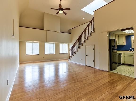 2nd image of 3415 Martha St APT 10W