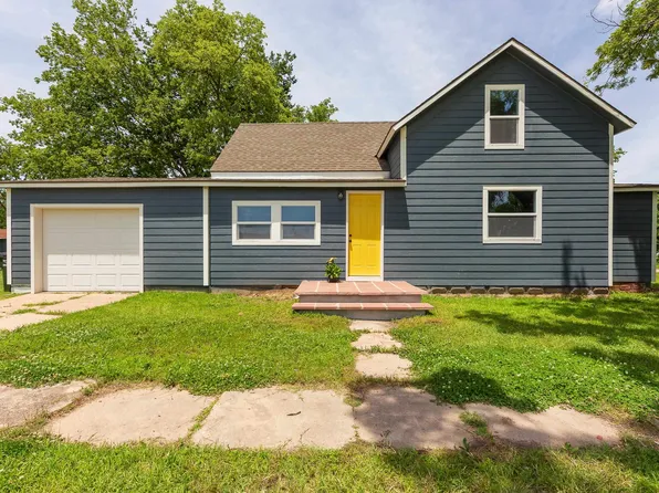220 E Market St, Burrton, KS 67020