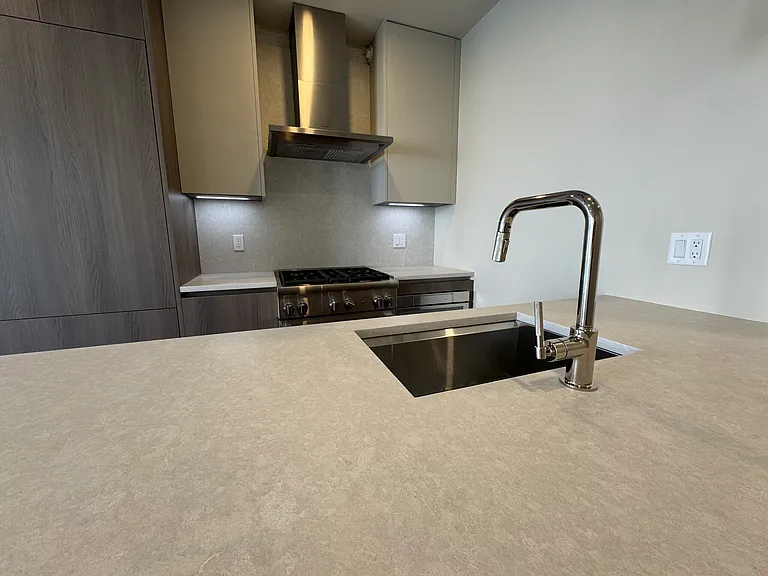 300 Franklin St #2A — Photo 4