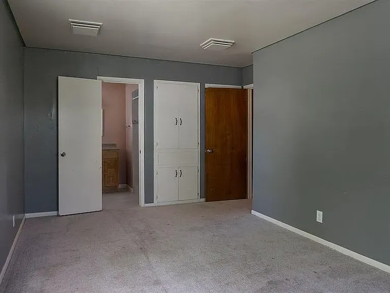 2500-2507 Beverly Lane — Photo 7