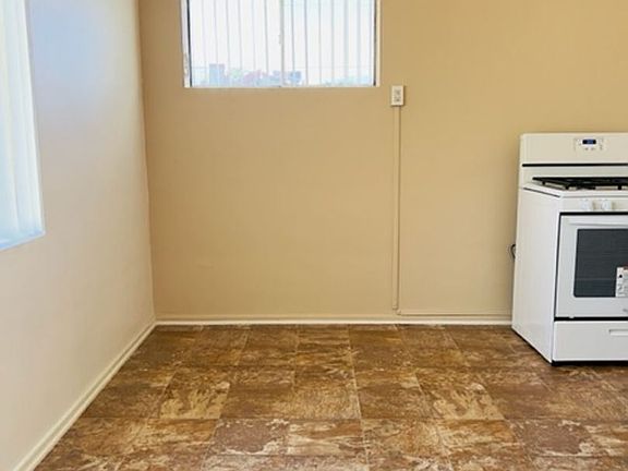 5th image of 706 E Lomita Ave APT 4