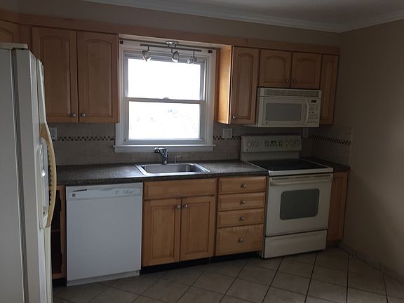 4th image of 344 Sommerville Pl #Townhouse