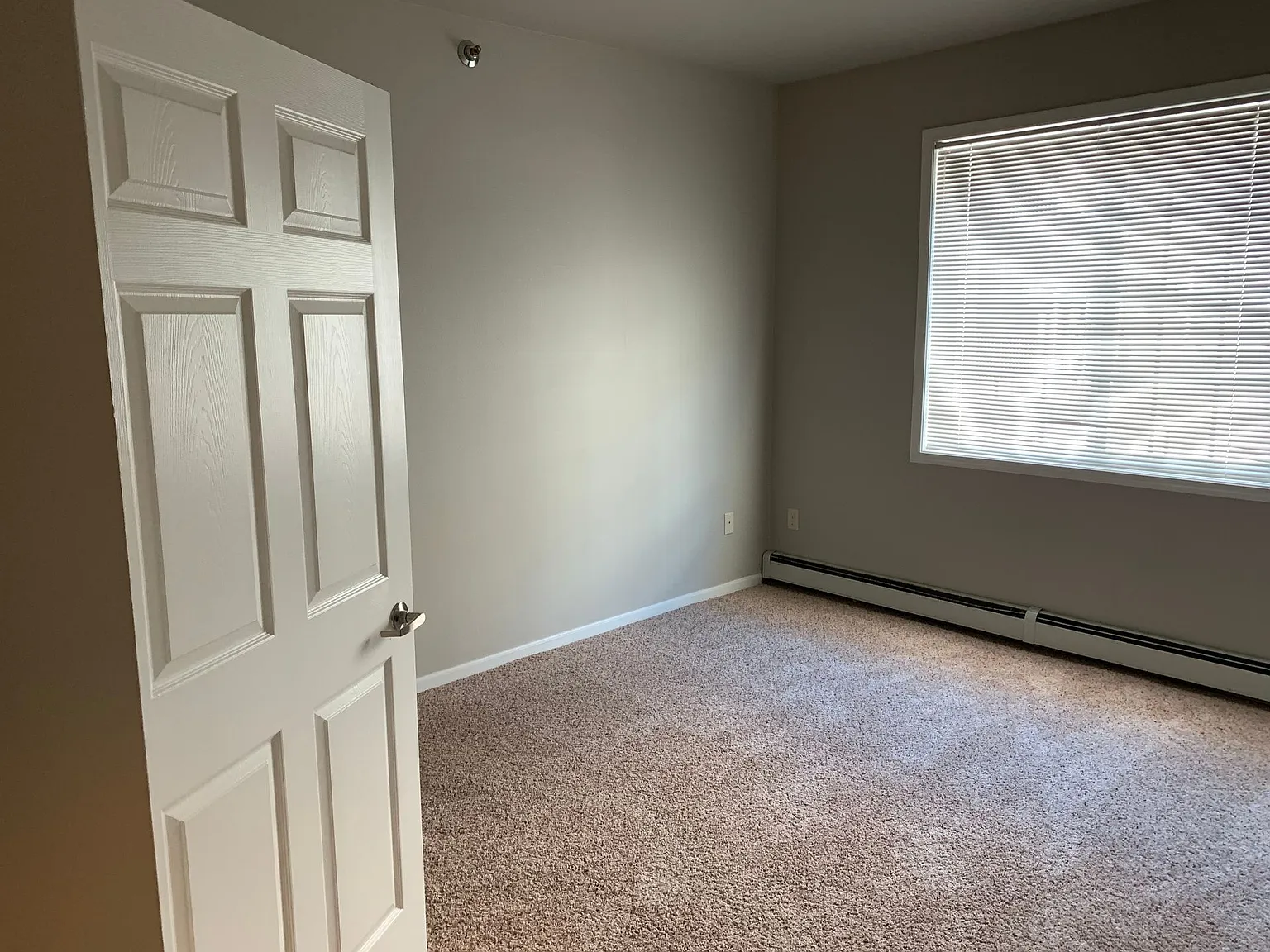 Crystal Creek Apartments — Photo 4