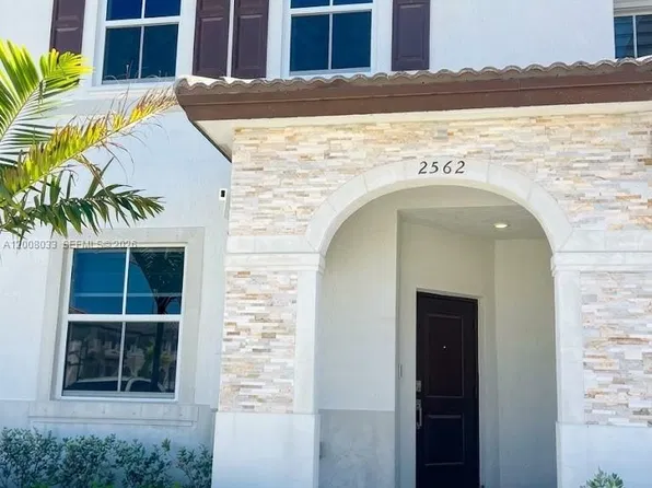 2562 SE 29th St, Homestead, FL