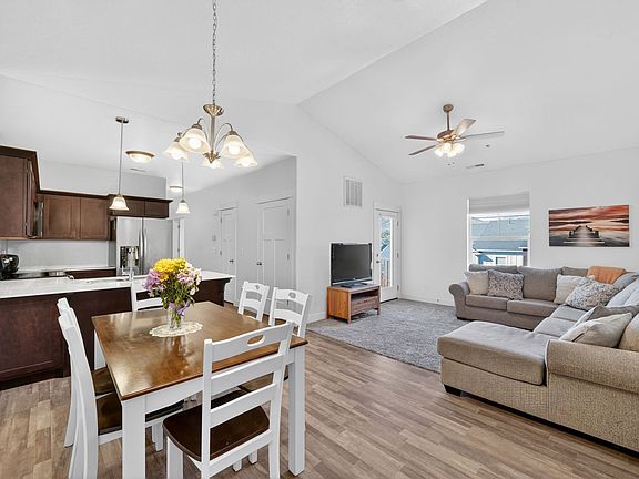 4th image of 13073 S Newbridge Ln #303