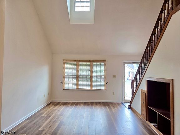 4th image of 200 Bamburgh Ct