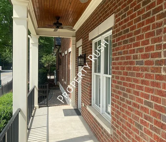 105 E 3rd St — Photo 6