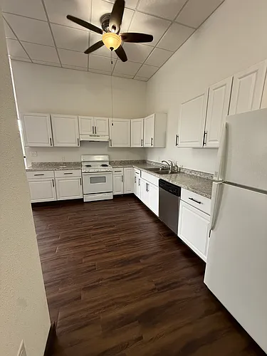 410 Smith St #11 Photo 1