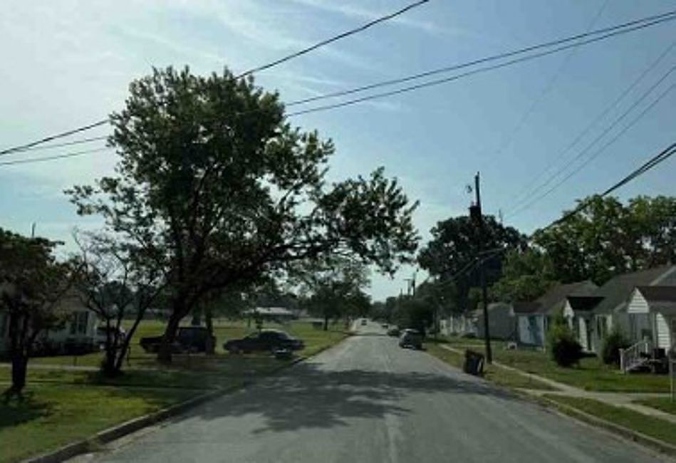 Exterior Neighborhood (street photo)