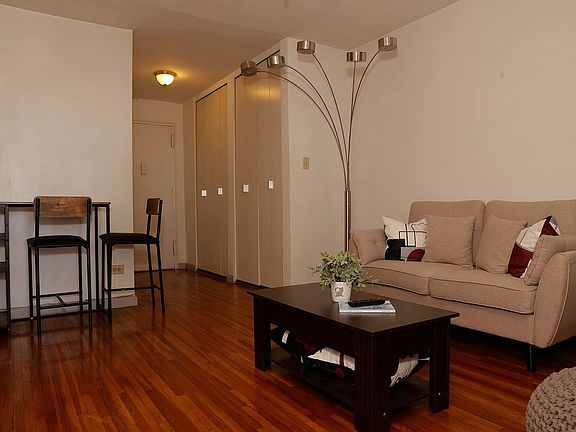 3rd image of 720 E 31st St APT 7A