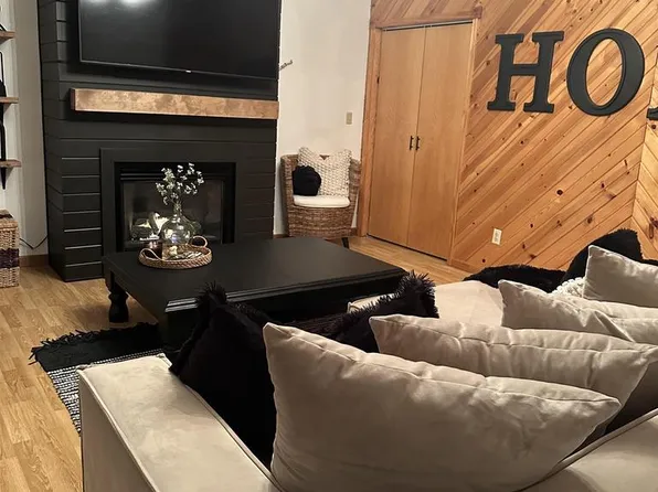 203 Maple Street, Pardeeville, WI 53954