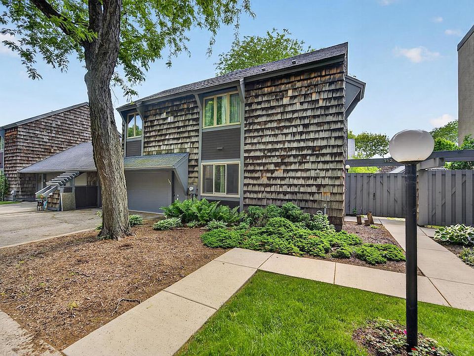 1st image of 152 Lakefield COURT