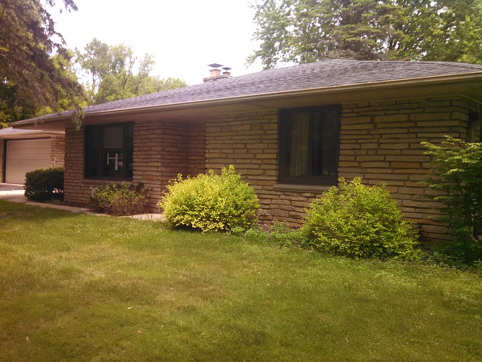 Quiet neighborhood, Mequon, 