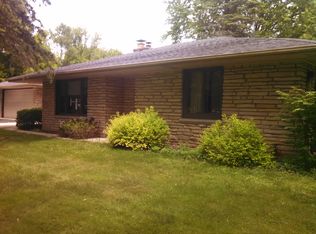 12832 NW Shoreland Dr, Mequon, WI 53097