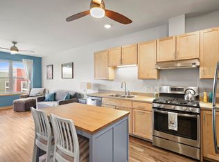 107 Sutherland Ct #323, Madison, WI 53704