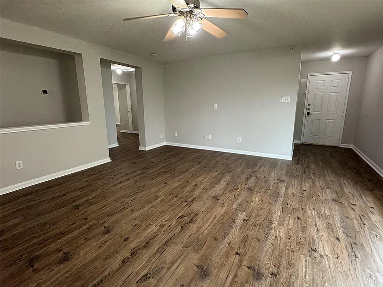 15807 Kings Cypress Ln — Photo 5