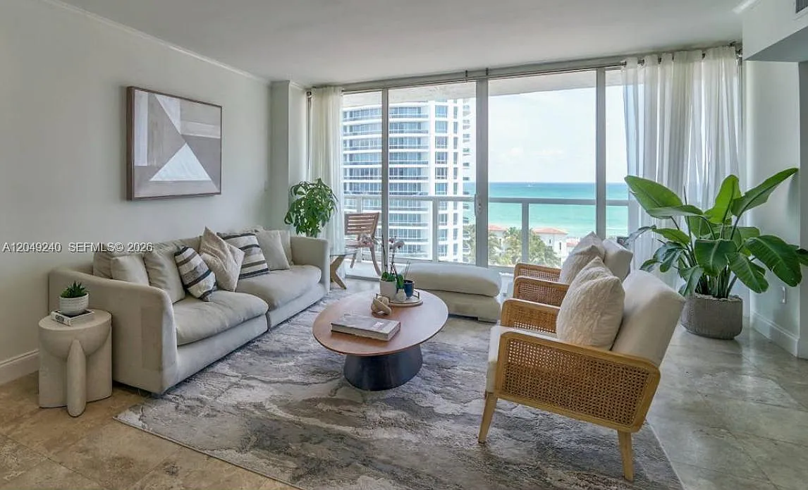 The Grandview Condo — Photo 3