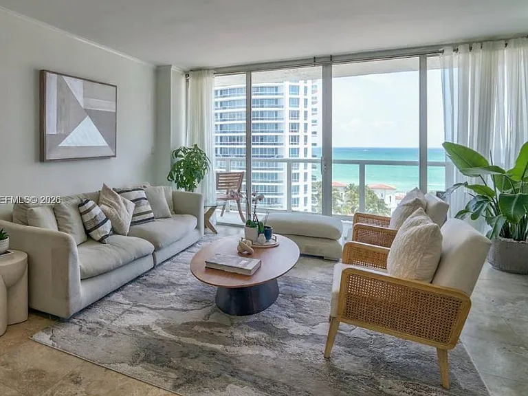 5900 Collins Ave #1406 — Photo 3