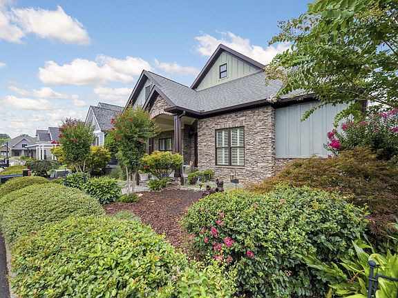 3rd image of 8471 Miss Tiffany Way