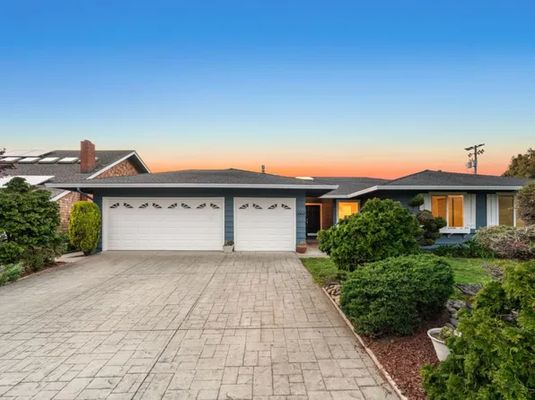 2060 Touraine Ln, Half Moon Bay, CA 94019