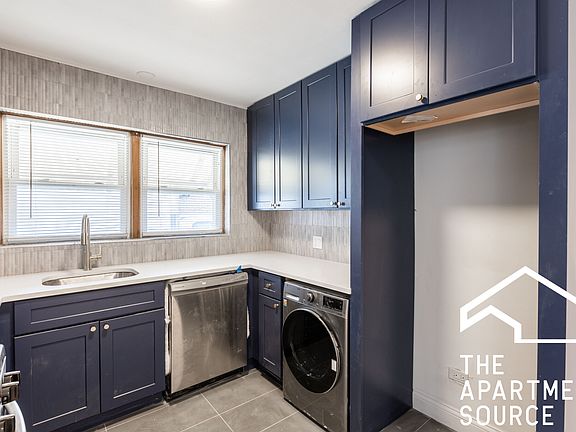 2nd image of 4814 N Saint Louis Ave #1S