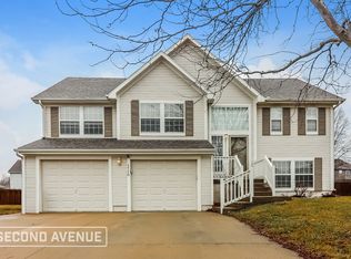 1710 Black Bear Ct, Raymore, MO 64083