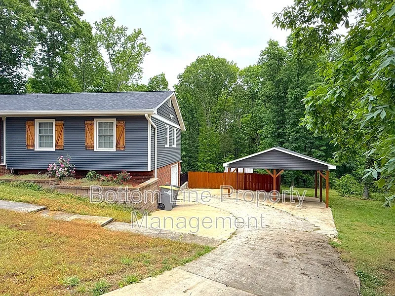 Building Photo - 4050 Leafmore St