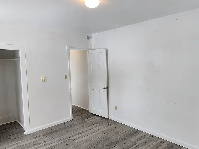 34 Armstrong St — Photo 8