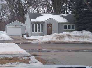 815 15th Ave S, Grand Forks, ND 58201