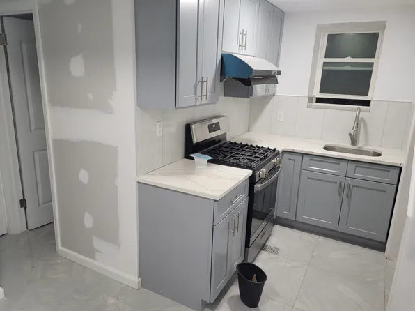 (undisclosed Address), College Point, NY 11356