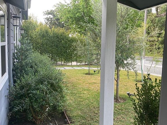 4th image of 154 Avenue 64