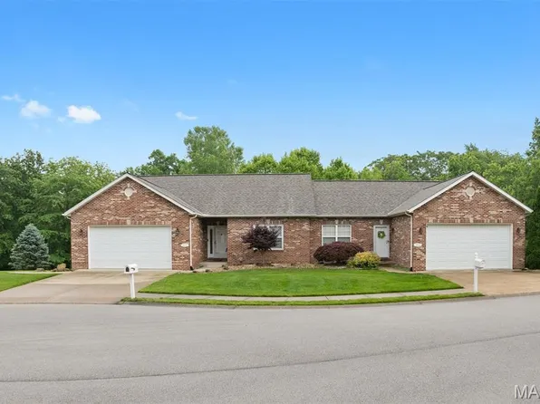 1675 Lakepointe Estates Dr, O'Fallon, IL 62269