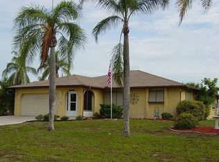 195 Caddy Rd, Rotonda West, FL 33947