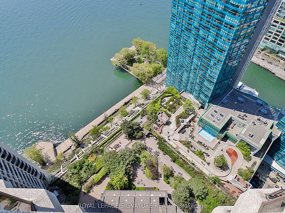 2nd image of 55 Harbour Sq #Penthouse 10