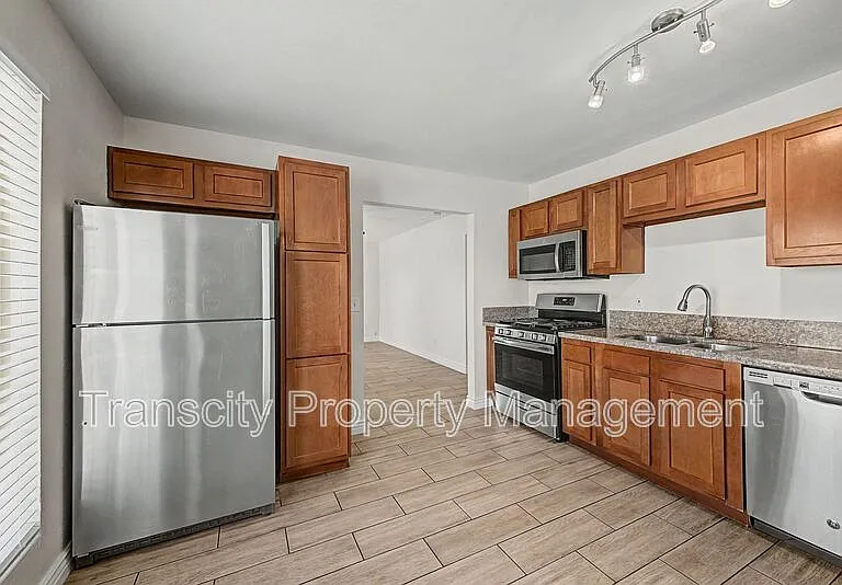 4328 E Saint Catherine Ave — Photo 4