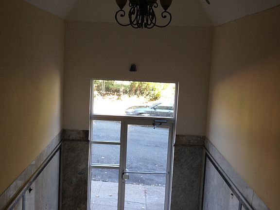 3rd image of 658 Sanford Ave APT A