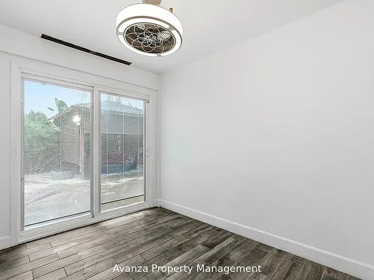 8735 N Cedar Ave — Photo 8