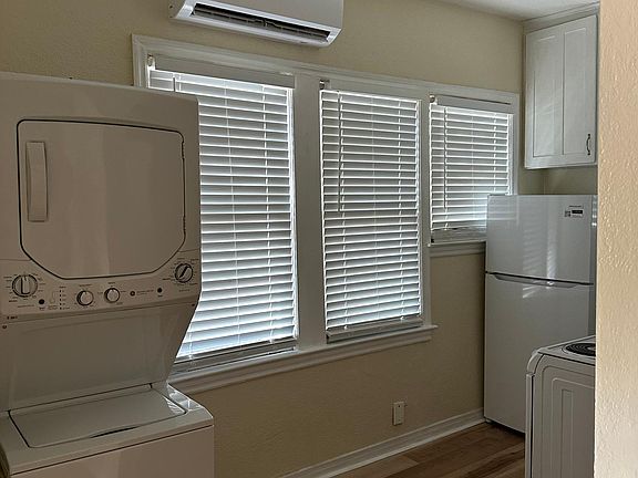 Kitchen /washer dryer new appliances. Split system air and heat new . Plus new flooring