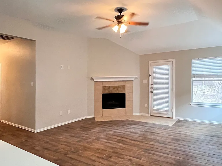 2109 Michelle Creek Dr — Photo 8