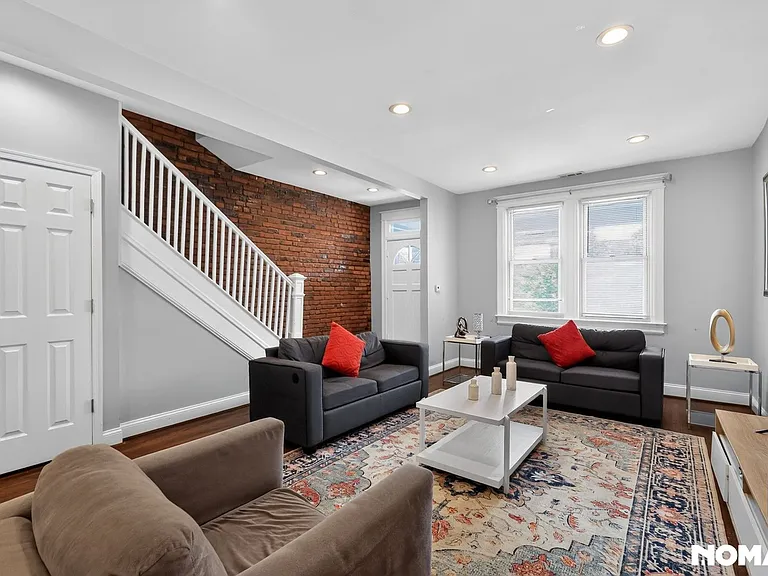 2630 10th St NE — Photo 6