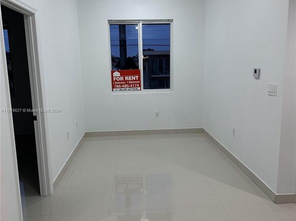 hialeah-florida-2119555508 picture