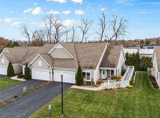 7 Silverwood Cir, East Rochester, NY 14445