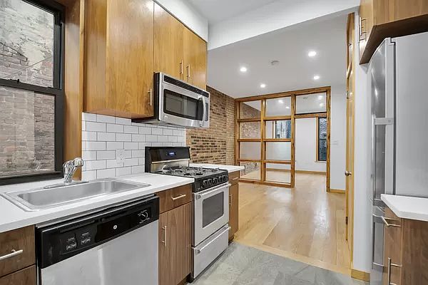1st image of 98 Suffolk St APT 2E