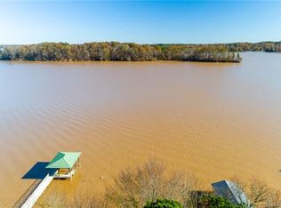 9696 Riviera Dr, Sherrills Ford, NC 28673