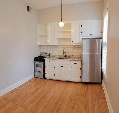 4th image of 2515A N Downer Ave