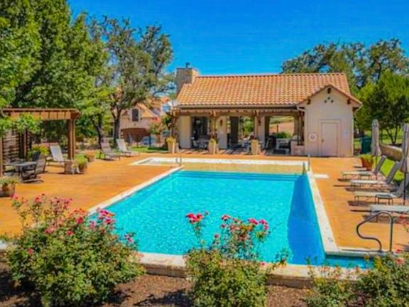 5th image of 108 Tuscan Dr