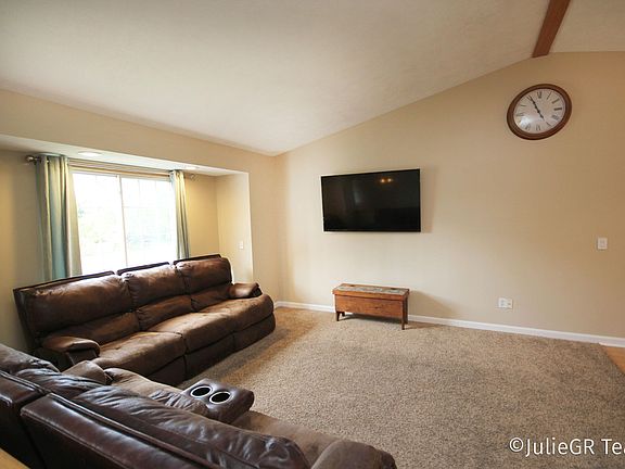 3rd image of 2856 Lee St SW